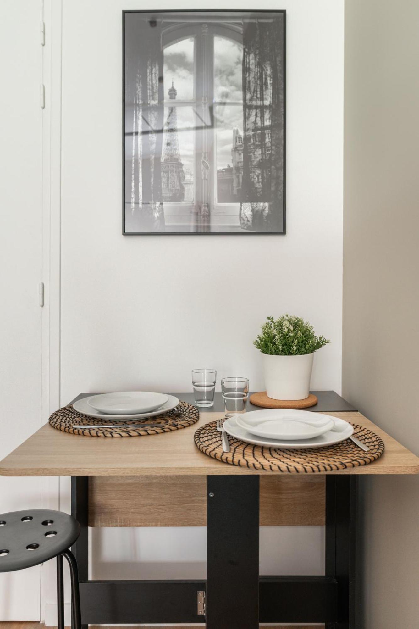 Apartment Stunning New In *