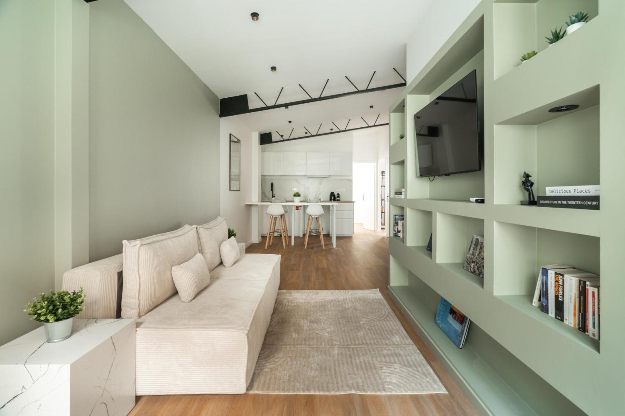 Apartment Stunning New In