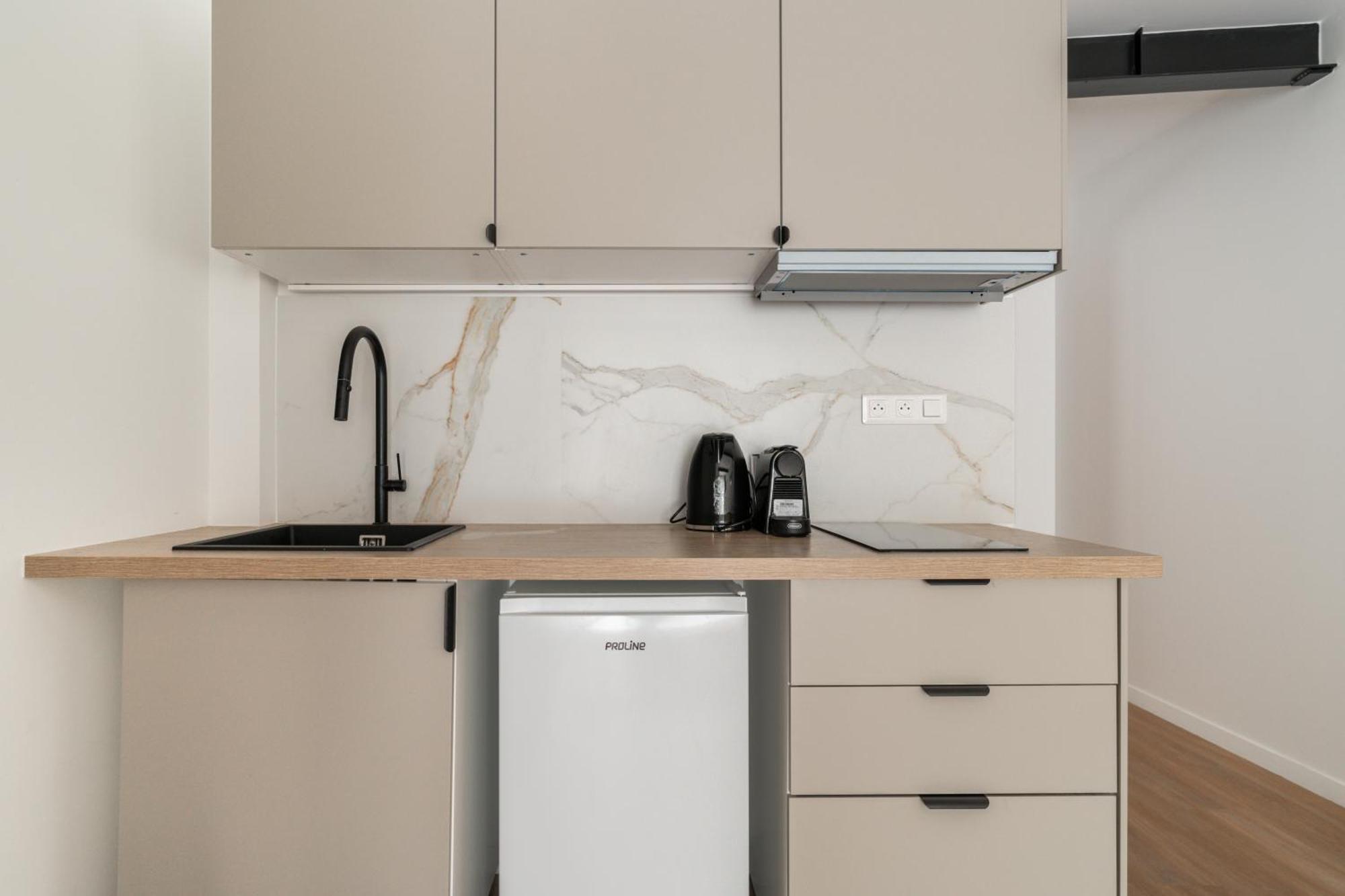Apartment Stunning New In *