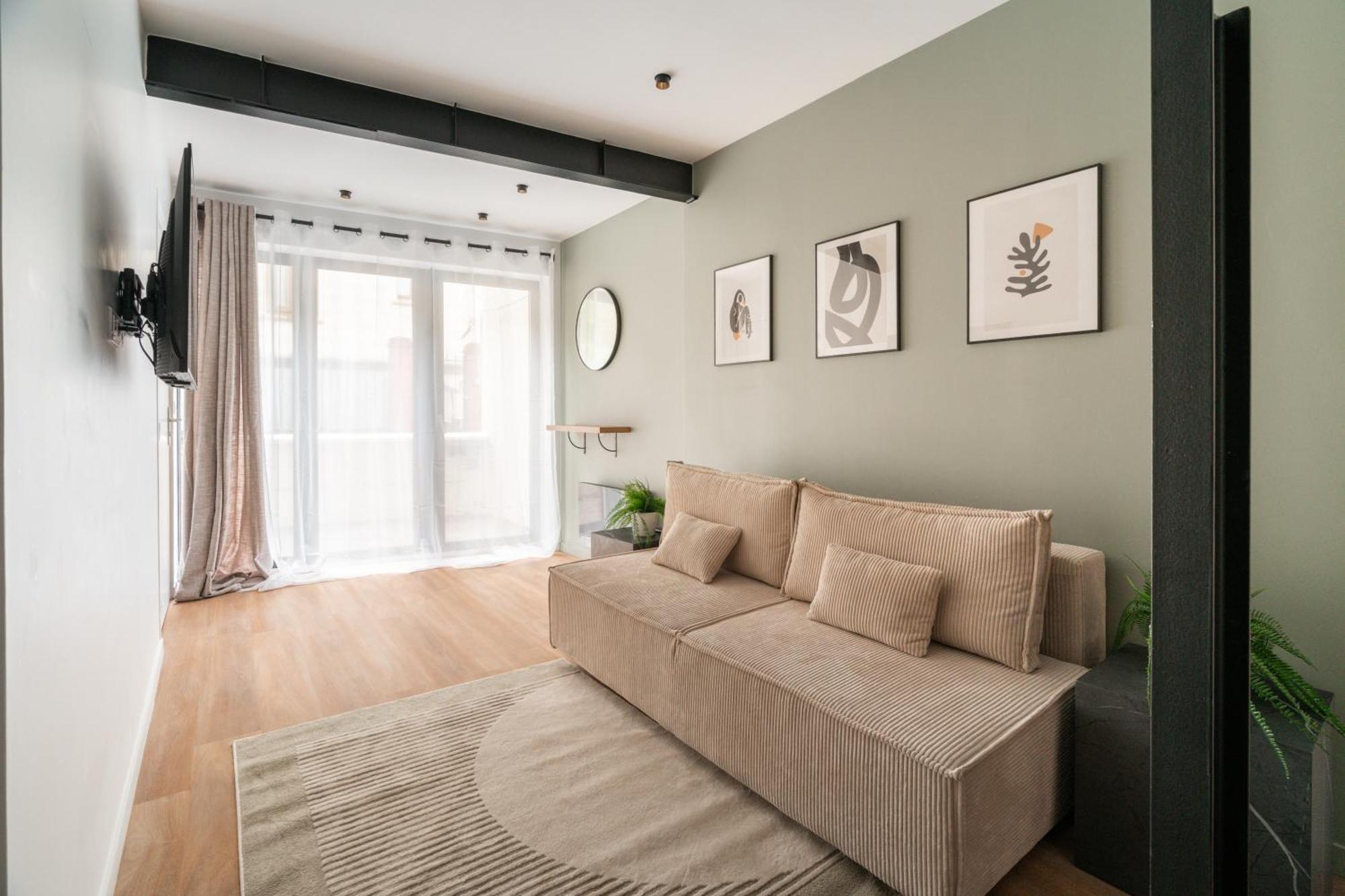 Apartment Stunning New In *